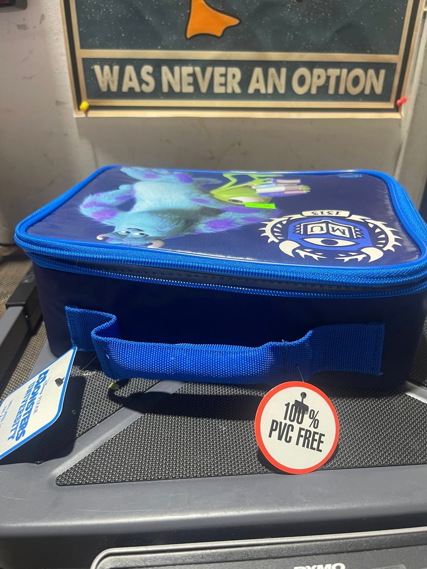 DISNEY MONSTERS UNIVERSITY INSULATED LUNCH KIT
