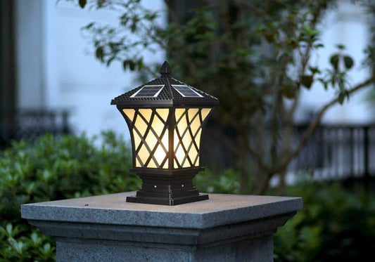 Solar Garden Light Outdoor Waterproof Post / Wall / Pillar Lamp