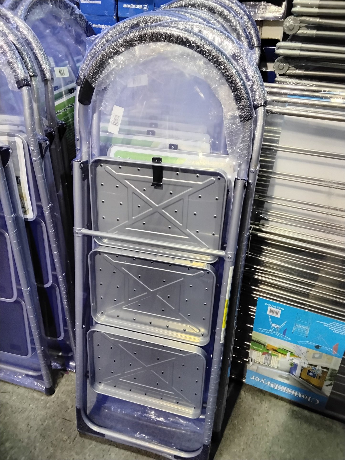 Family Use Ladder – Available in 2, 3, or 4 Steps! 👨‍👩‍👧‍👦