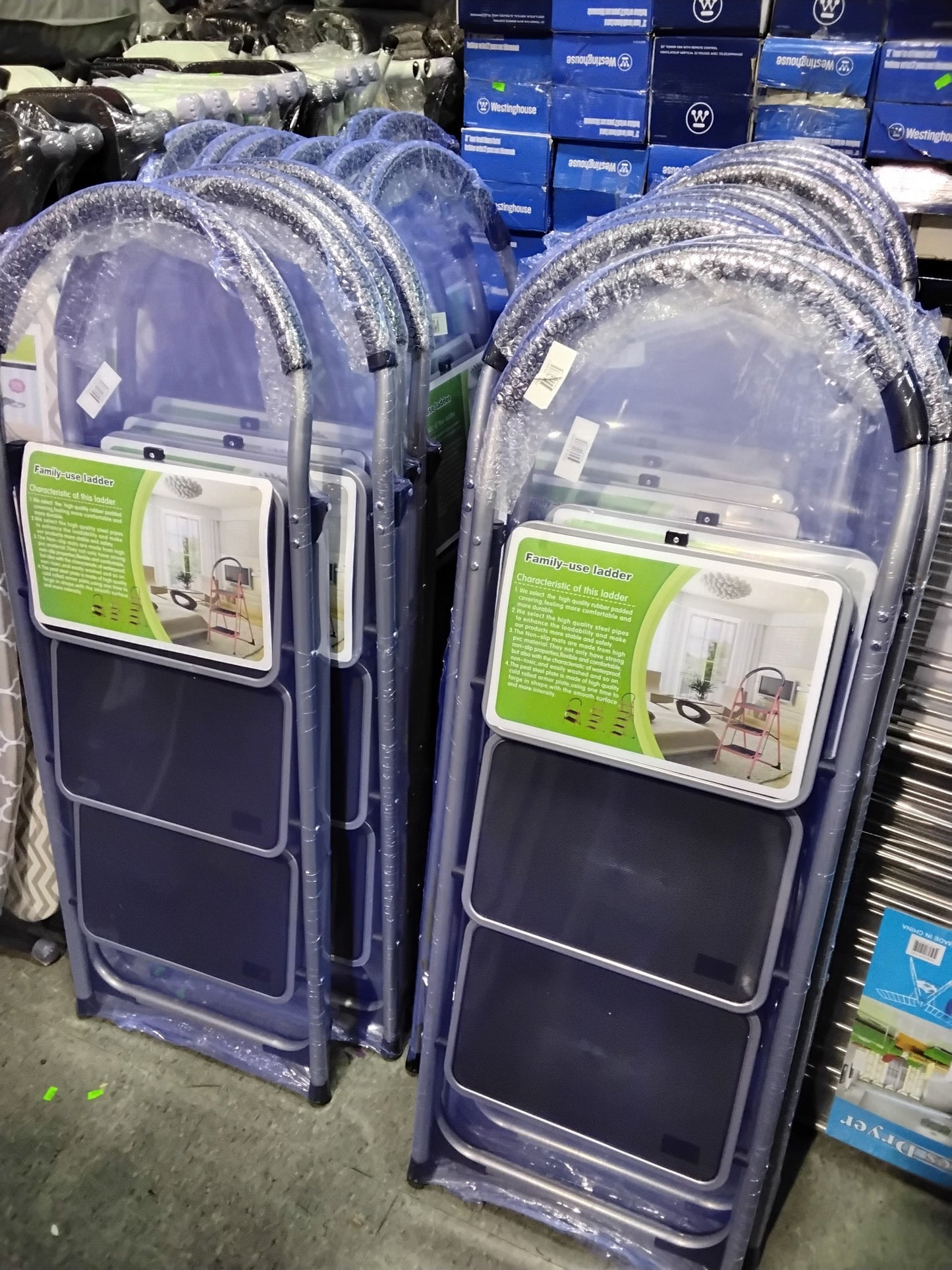 Family Use Ladder – Available in 2, 3, or 4 Steps! 👨‍👩‍👧‍👦