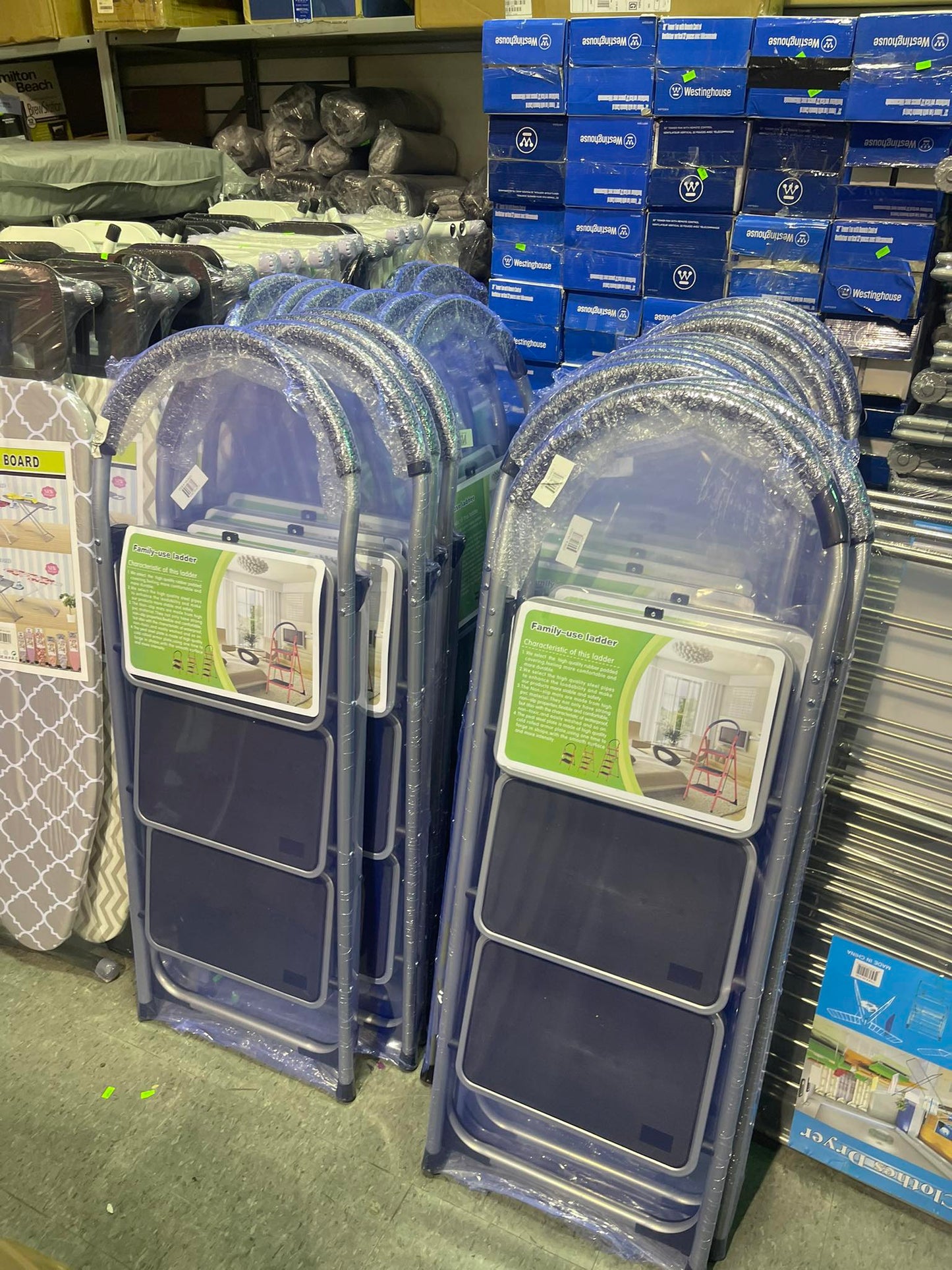 Family Use Ladder – Available in 2, 3, or 4 Steps! 👨‍👩‍👧‍👦