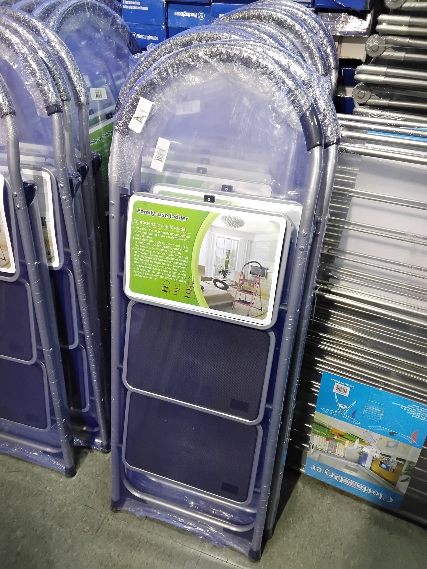 Family Use Ladder – Available in 2, 3, or 4 Steps! 👨‍👩‍👧‍👦