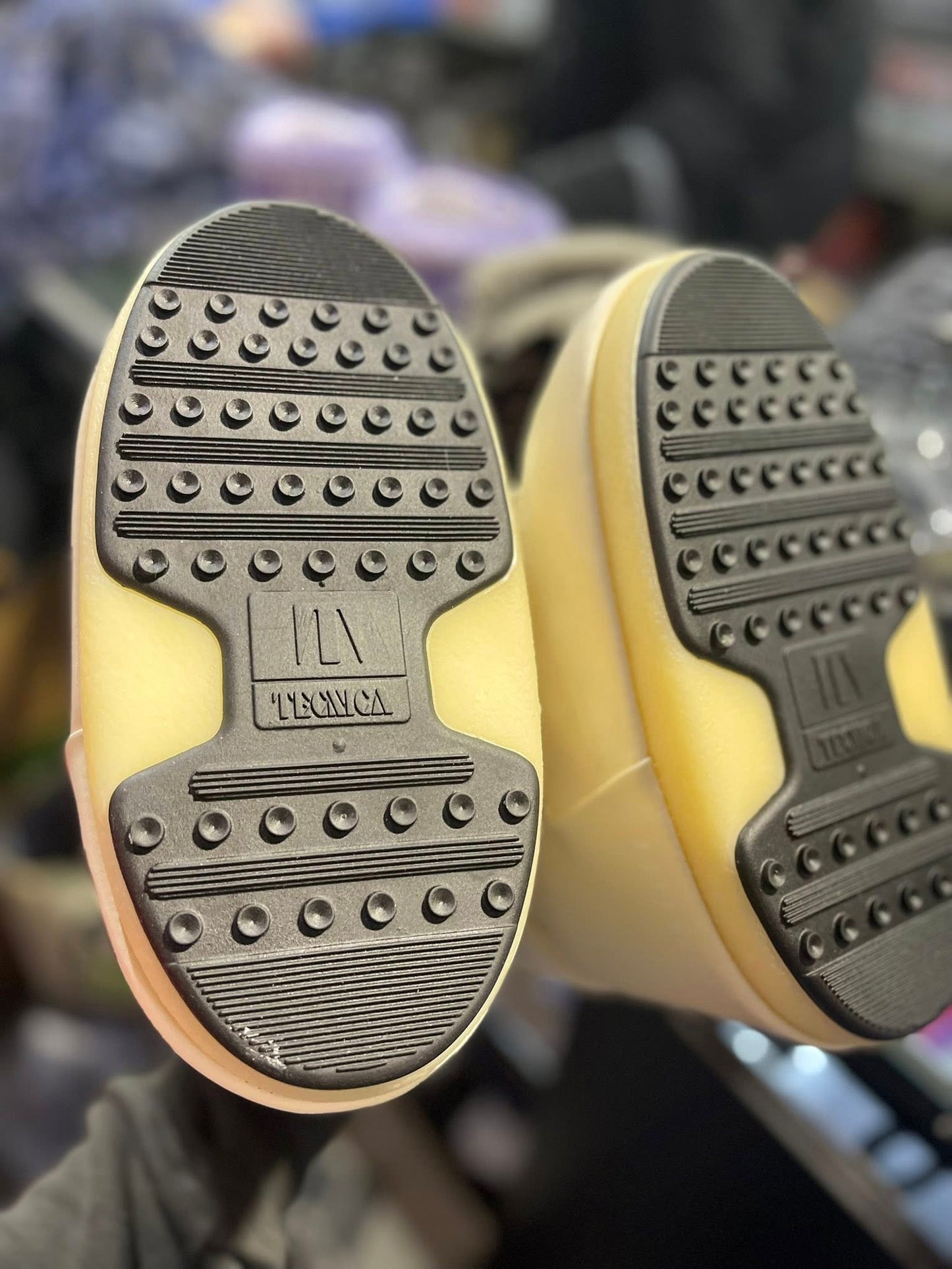 ICON LOW CREAM RUBBER BOOTS – Cream Color