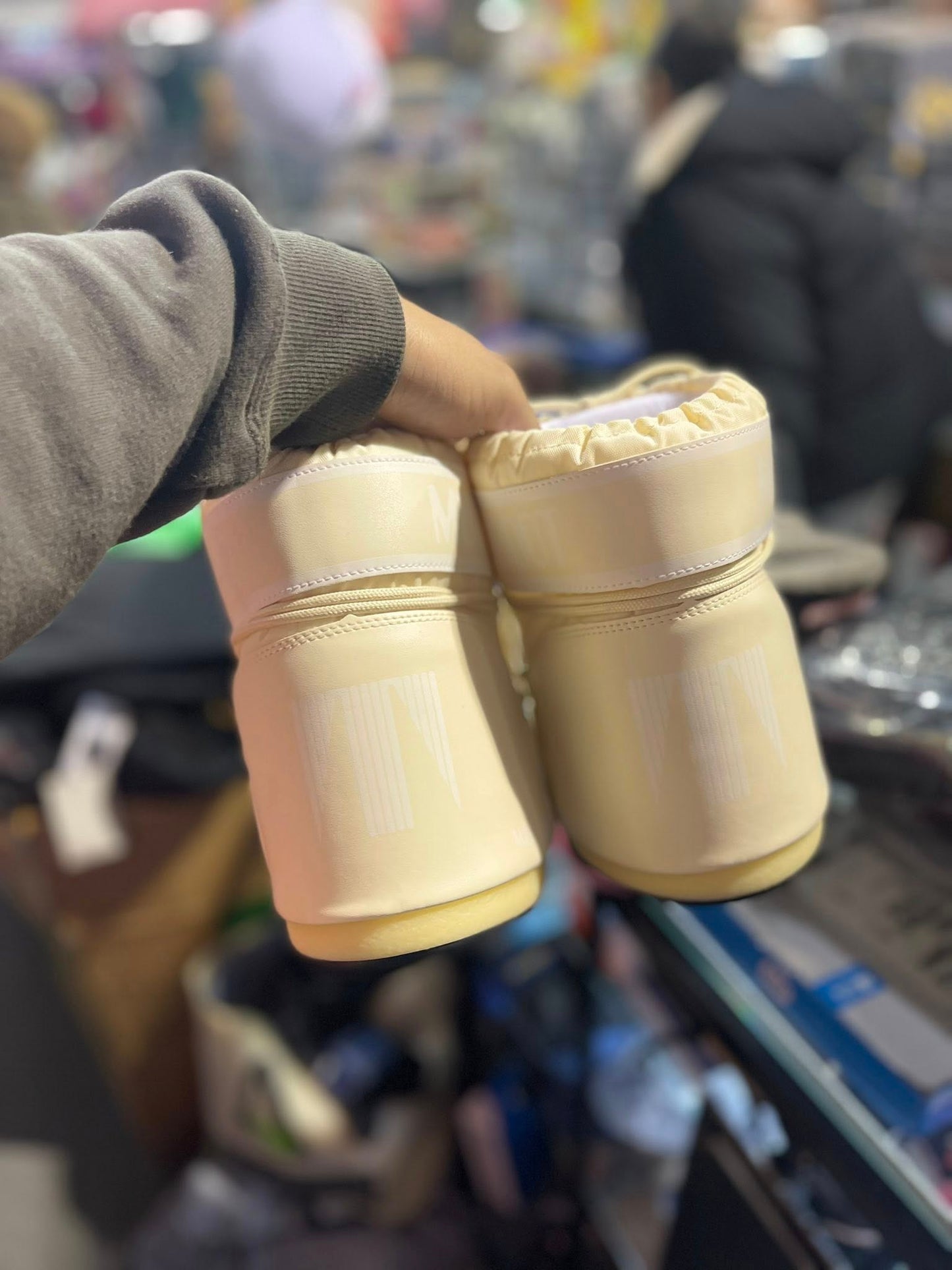 ICON LOW CREAM RUBBER BOOTS – Cream Color