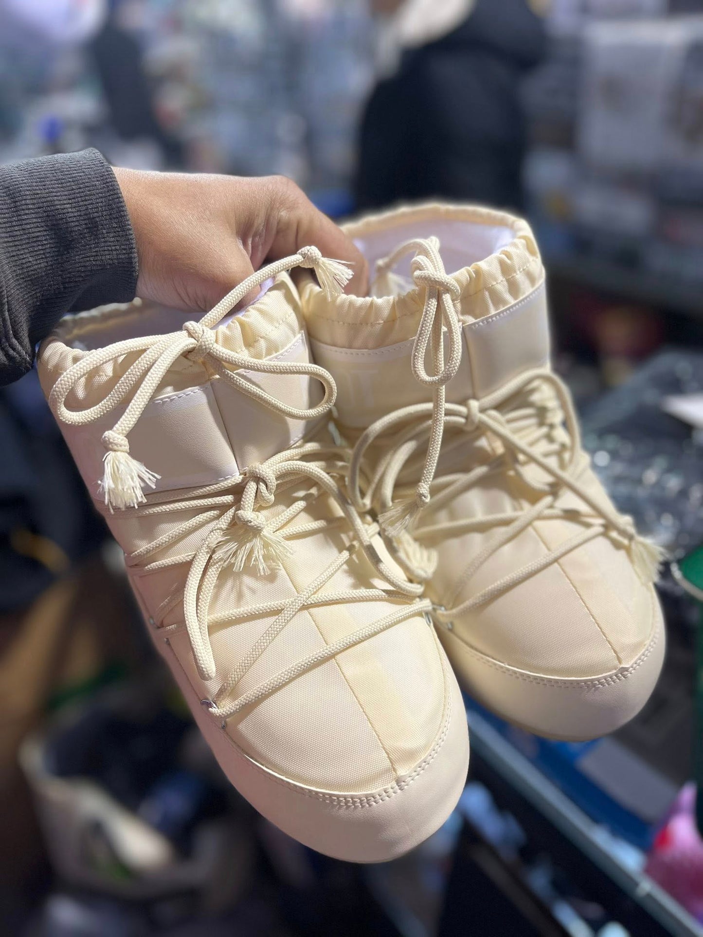 ICON LOW CREAM RUBBER BOOTS – Cream Color