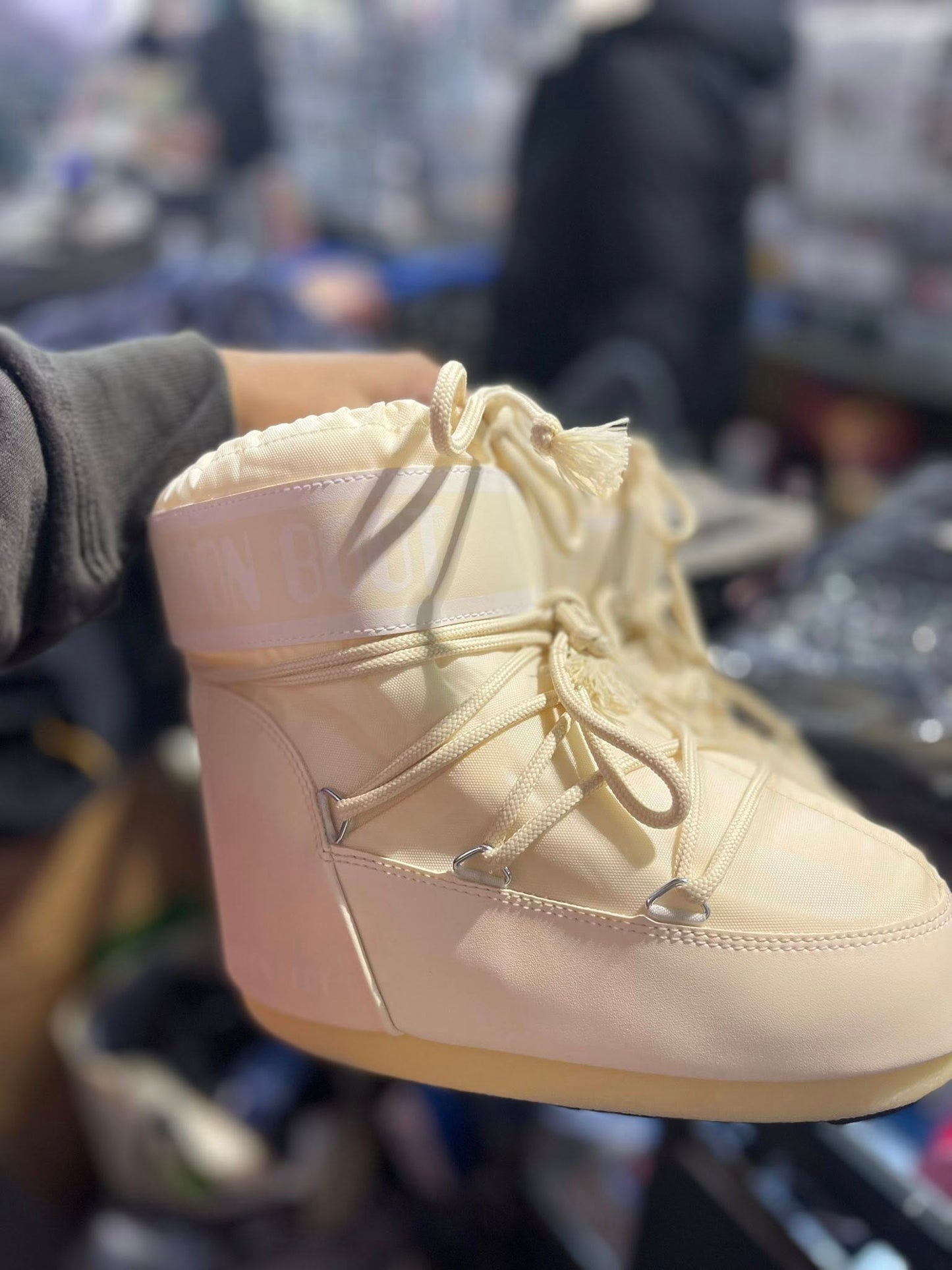 ICON LOW CREAM RUBBER BOOTS – Cream Color