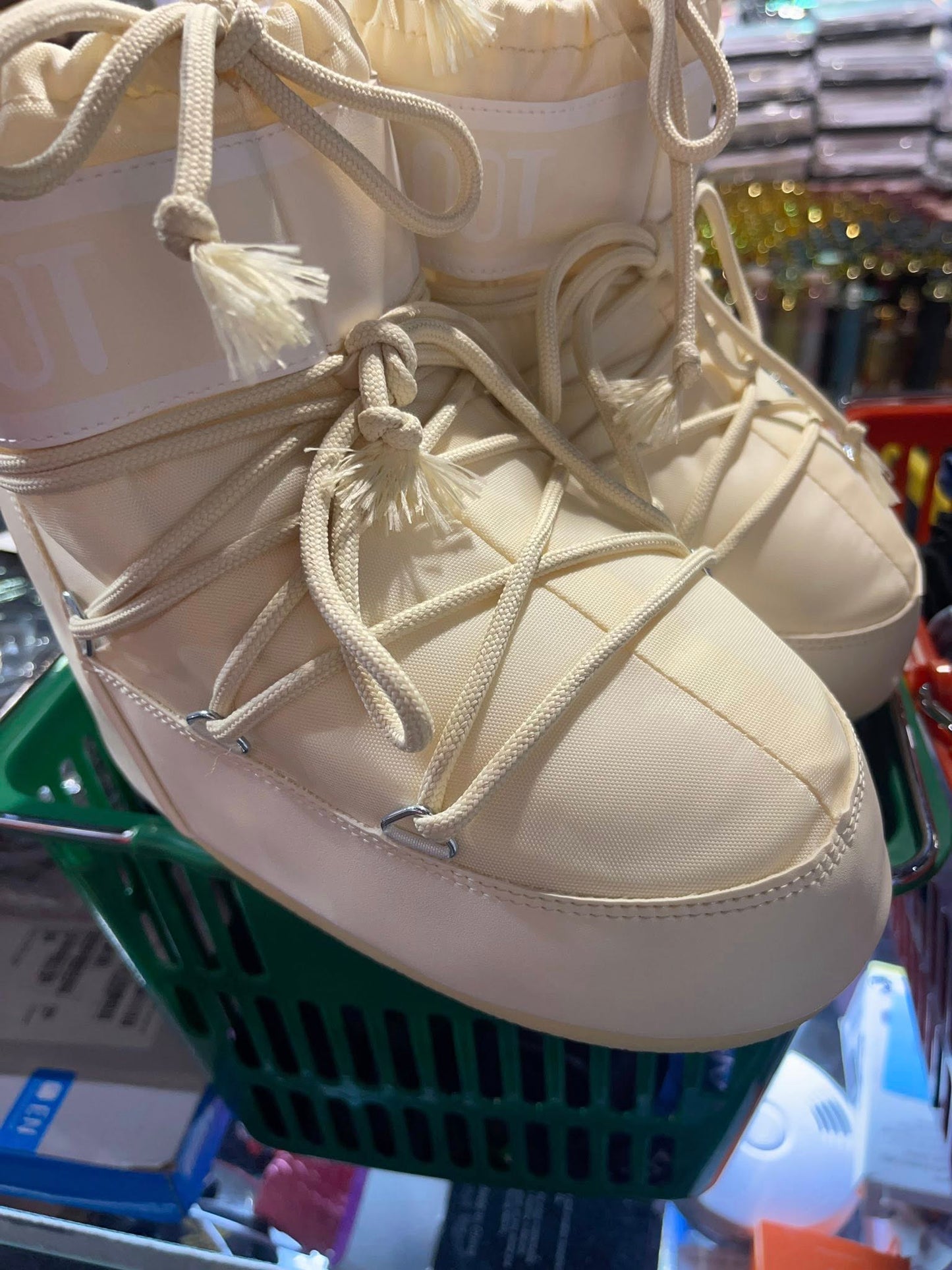 ICON LOW CREAM RUBBER BOOTS – Cream Color