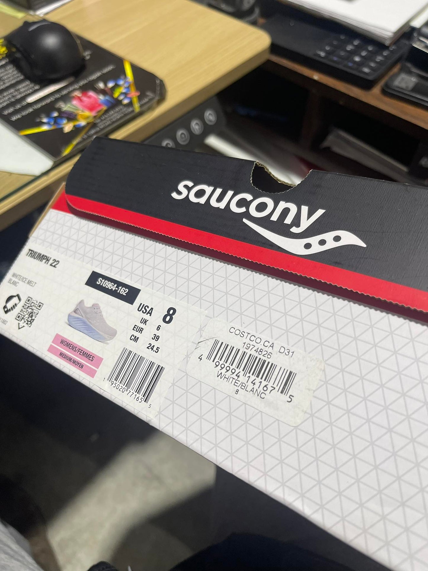 Saucony Women’s Triumph 22 Road Running Shoes — White/Ice Melt