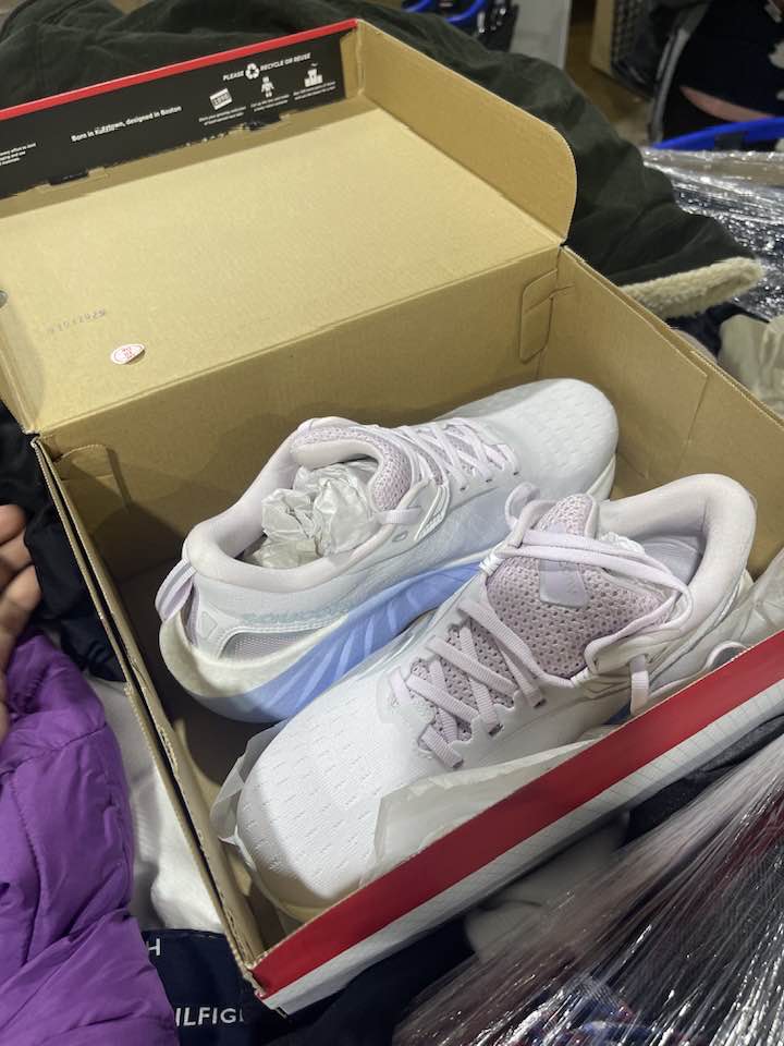 Saucony Women’s Triumph 22 Road Running Shoes — White/Ice Melt