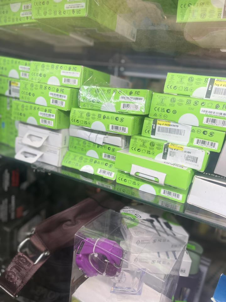 Belkin Portable Charger – 20,000 mAh Power Bank (Blue)