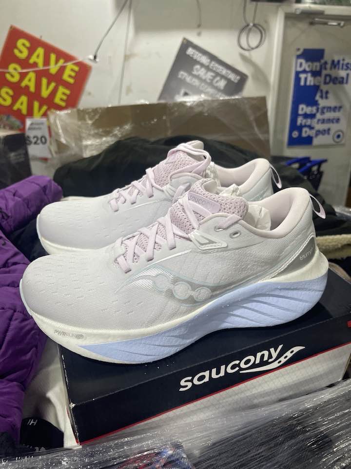 Saucony Women’s Triumph 22 Road Running Shoes — White/Ice Melt