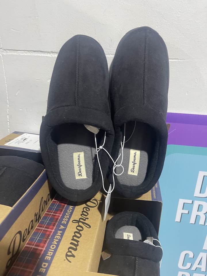 Dearfoams Men’s Black Memory Foam Slippers