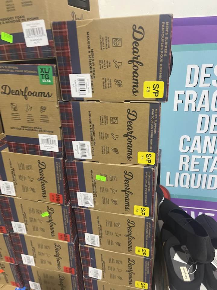 Dearfoams Men’s Black Memory Foam Slippers