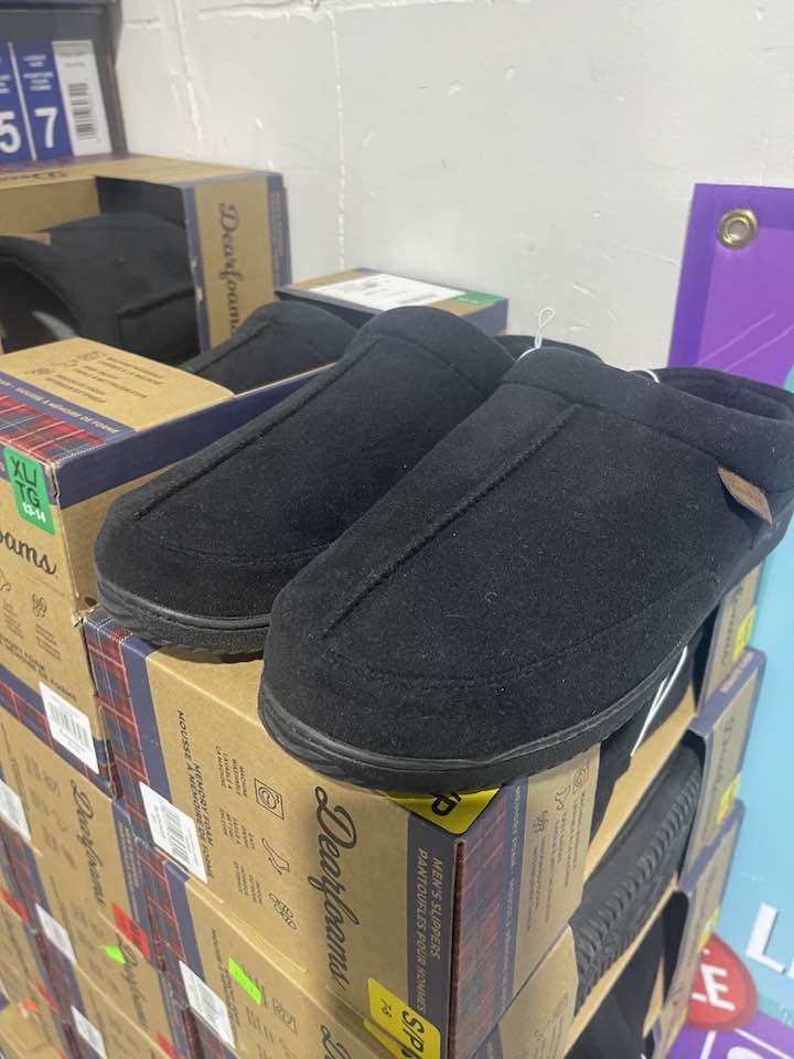 Dearfoams Men’s Black Memory Foam Slippers