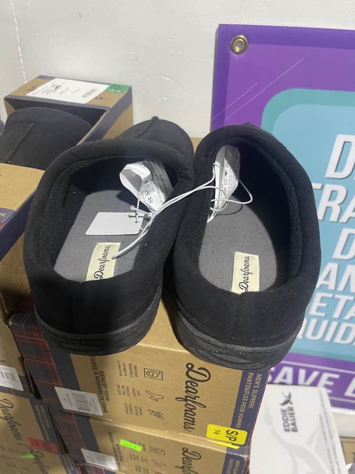 Dearfoams Men’s Black Memory Foam Slippers