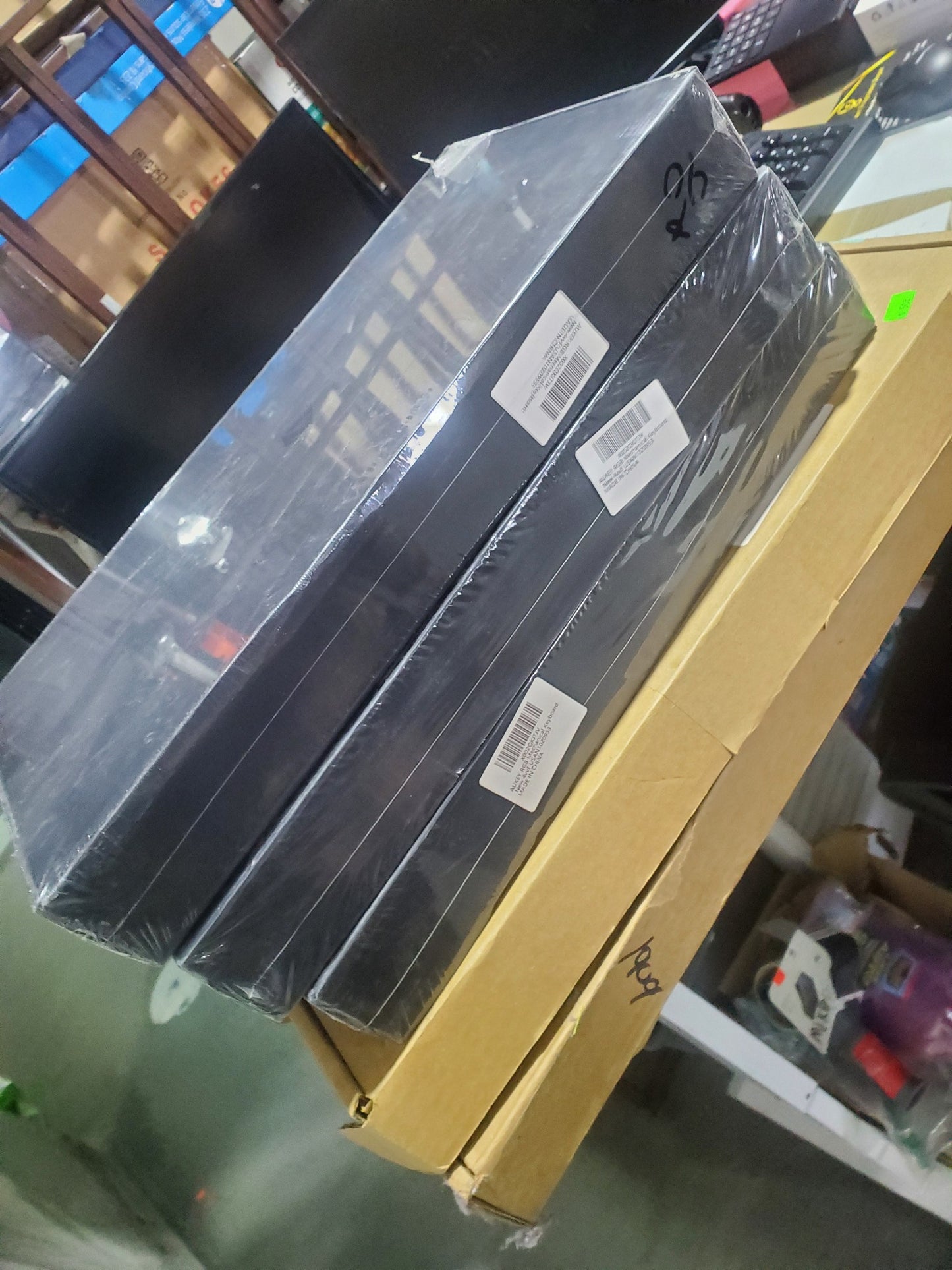 AUKEY KMG17 Mechanical Keyboard – Blue Switches (104‑Key) with Volume Control