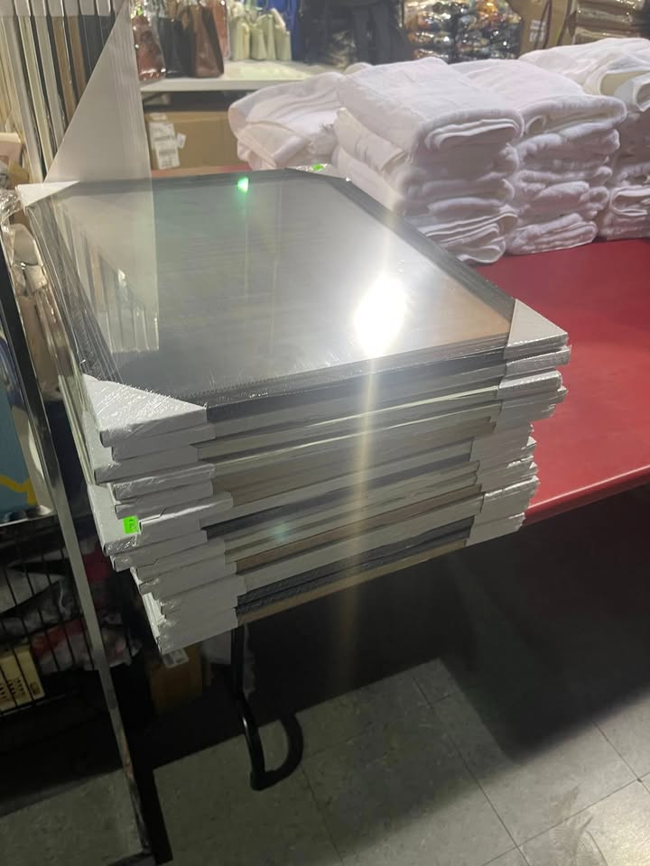 16" x 20" Mirror – Perfect for Any Room