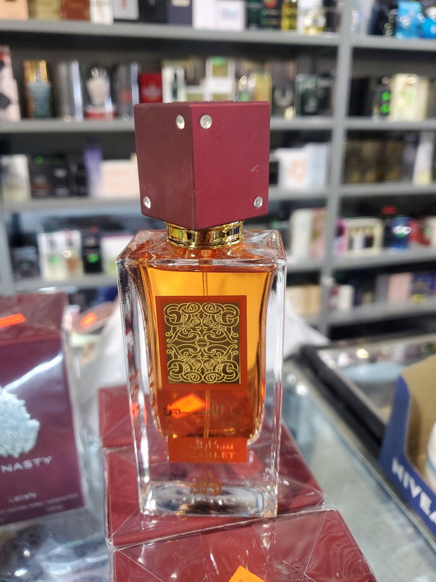 Lattafa Ana Abiyedh Scarlet – Eau de Parfum 60 ml (Unisex)
