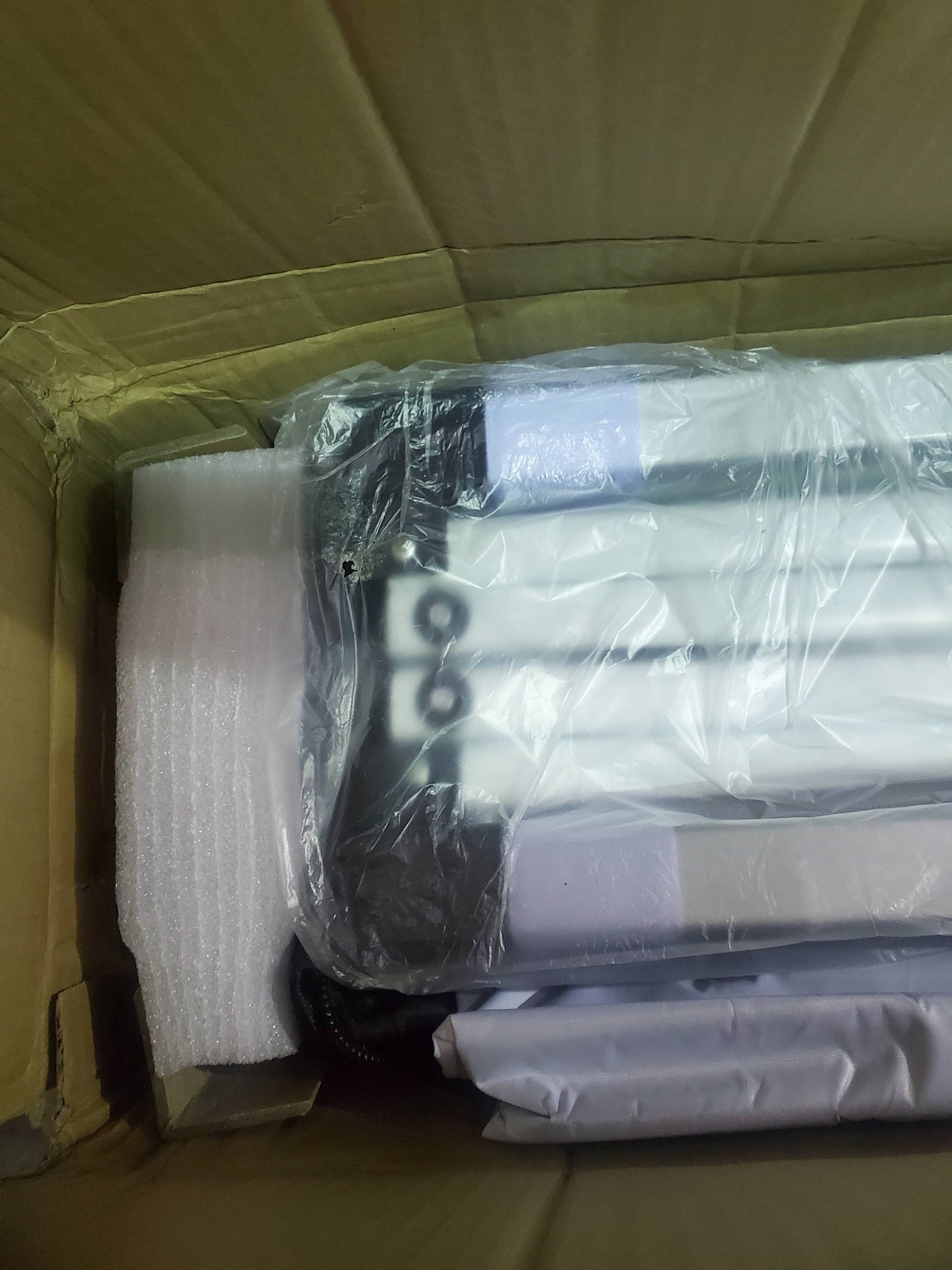 VEVOR 10 x 10 ft Pop‑Up Canopy Tent – White