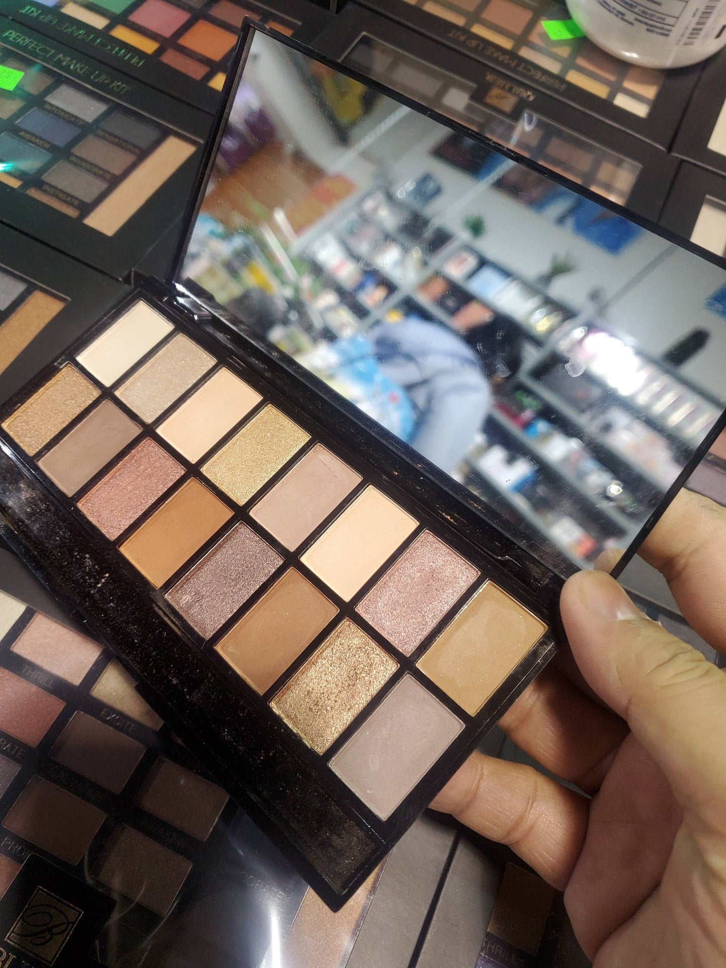 16 Colors make up Eyeshadow Palette Eye Shadow Powder Disc Portable Shimmer glitter eyeshadow