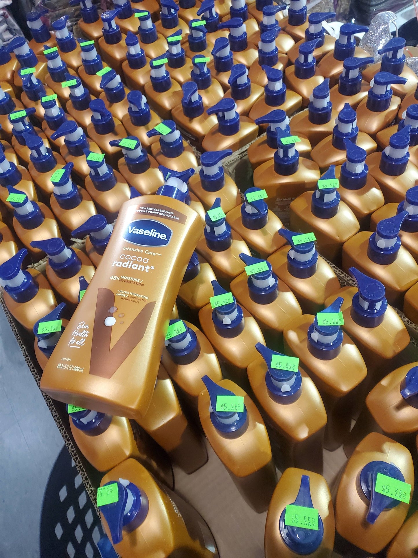 Vaseline Intensive Care™ Cocoa Radiant Body Lotion