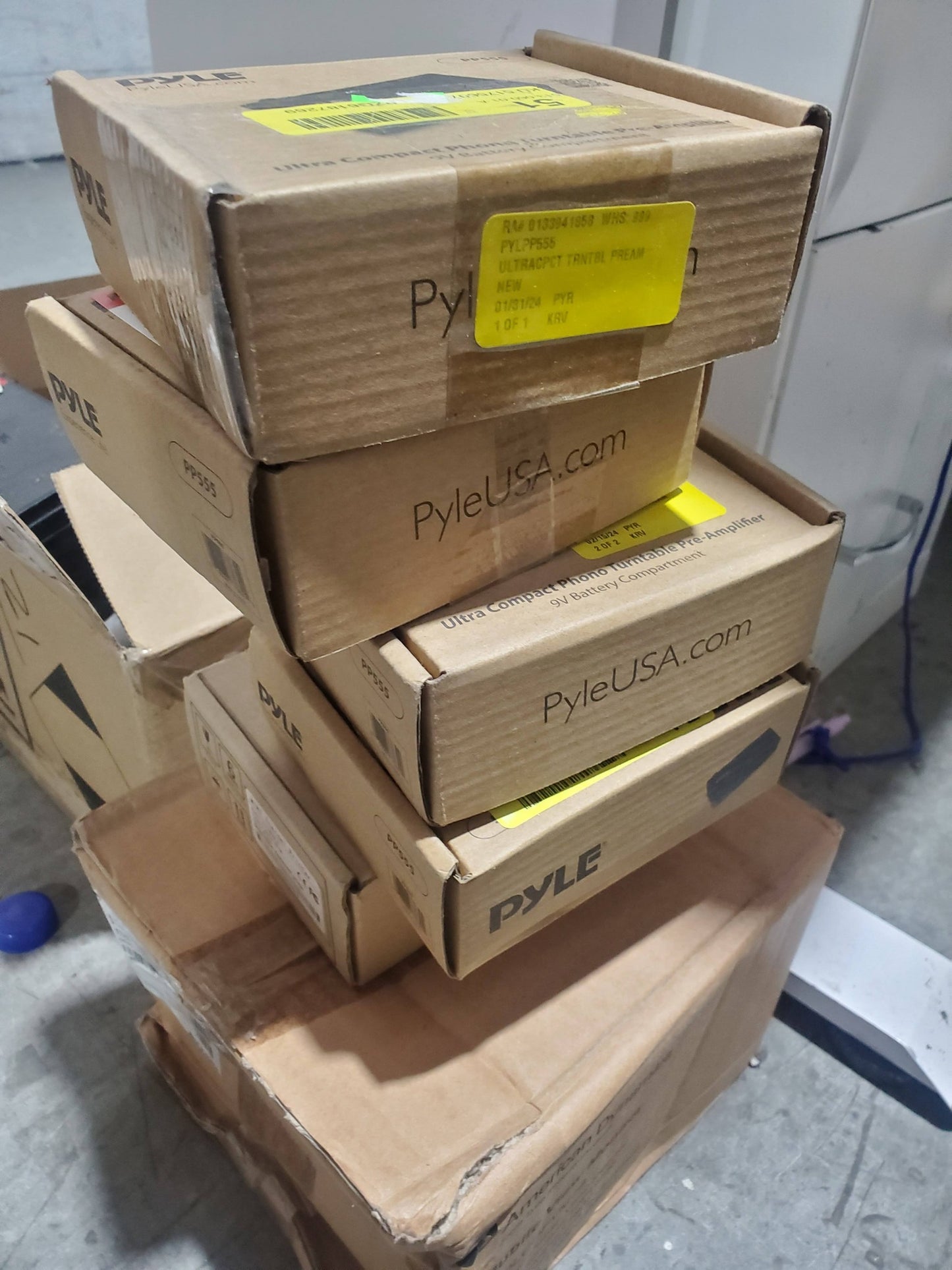 Pyle Phono Turntable Preamp – Model PP555