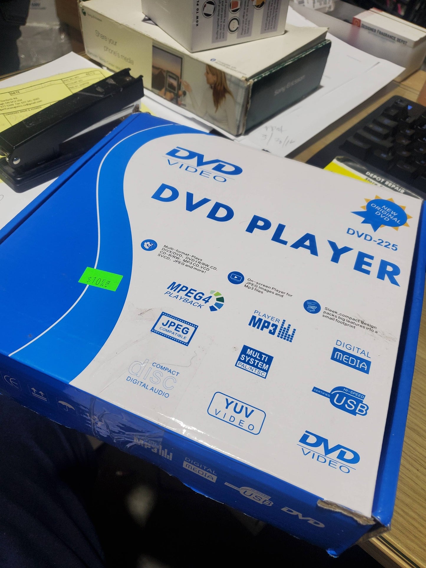 DVD-225 Home DVD/CD Player Digital AV Output, Remote Control