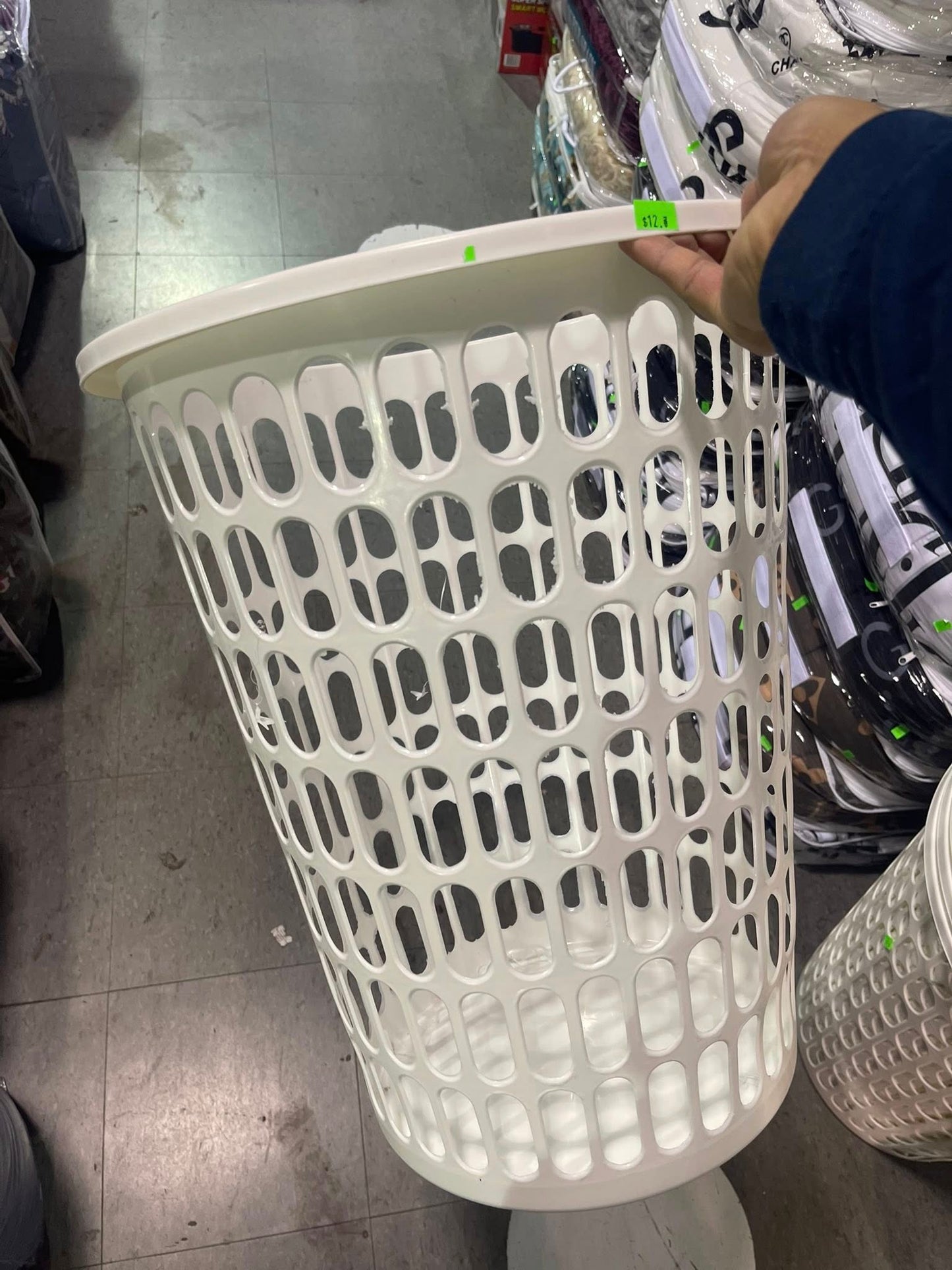 Homeware Polypropylene Laundry Basket with Lid, White, 43.5 x 61 cm, 55 Litre Capacity