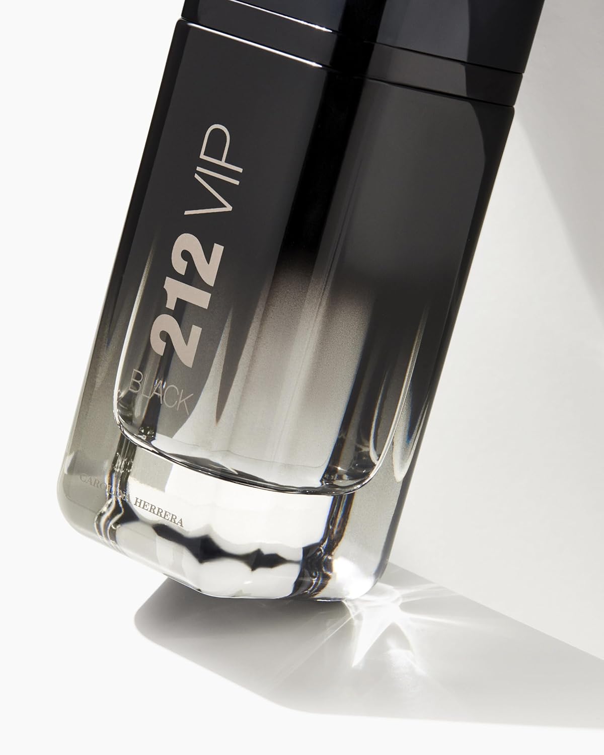 Carolina Herrera 212 VIP Black – EDP 3.4 oz (Men)