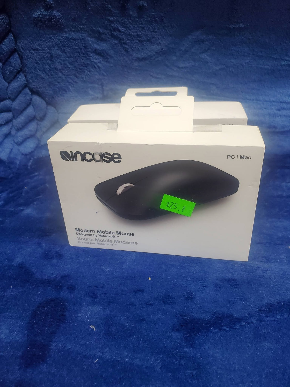 Incase Designed by Microsoft Modern Mobile Bluetooth BlueTrack Mouse- Black / Platinum