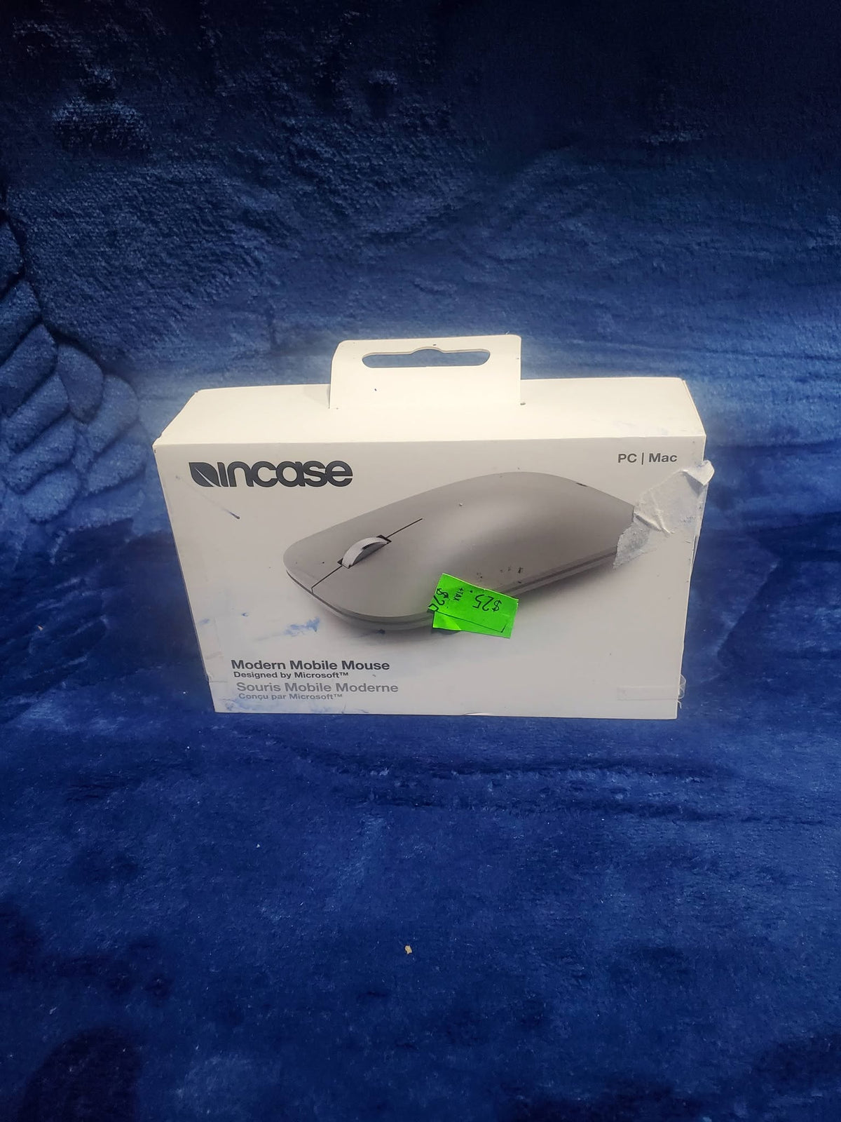 Incase Designed by Microsoft Modern Mobile Bluetooth BlueTrack Mouse- Black / Platinum