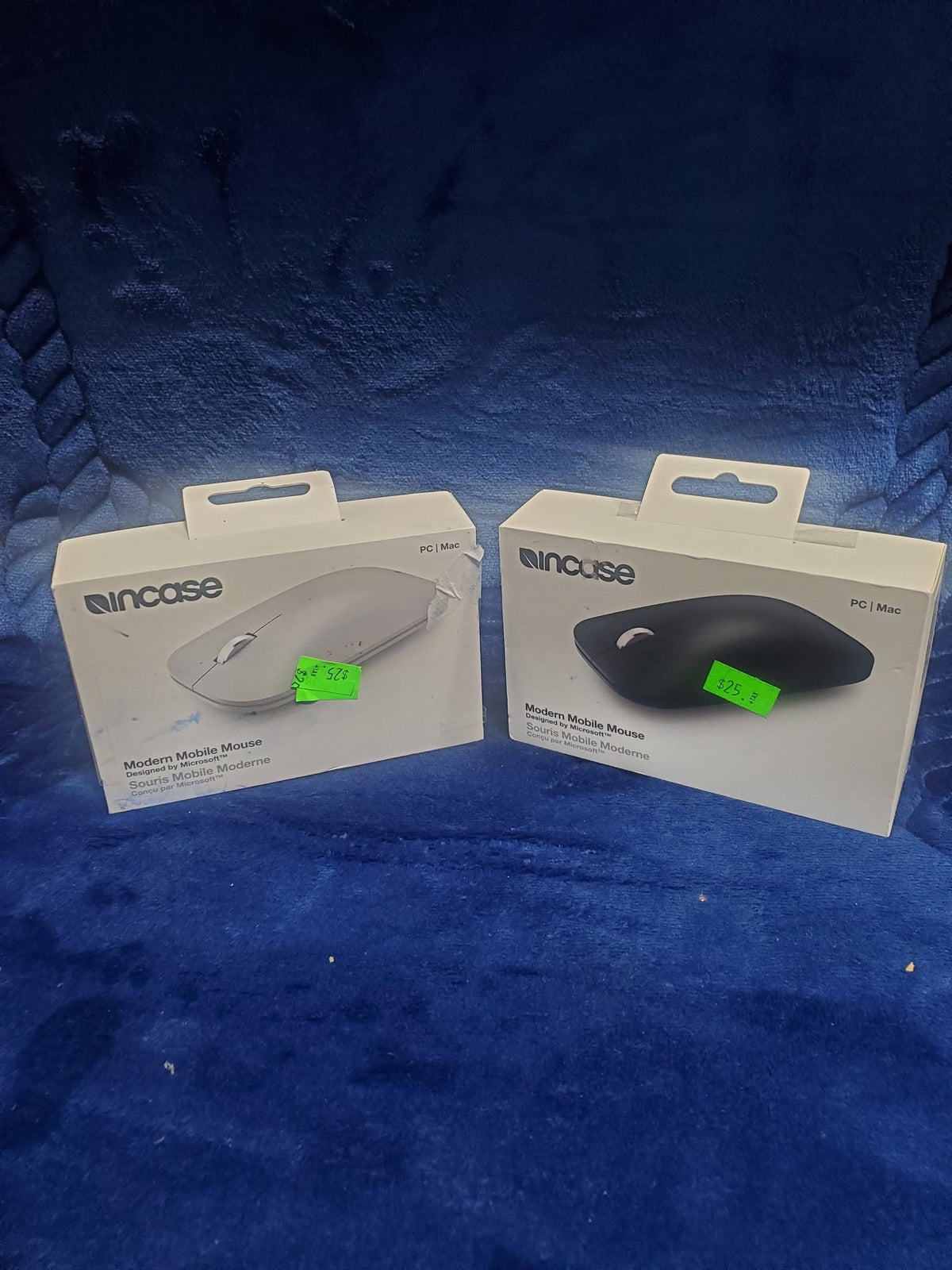 Incase Designed by Microsoft Modern Mobile Bluetooth BlueTrack Mouse- Black / Platinum