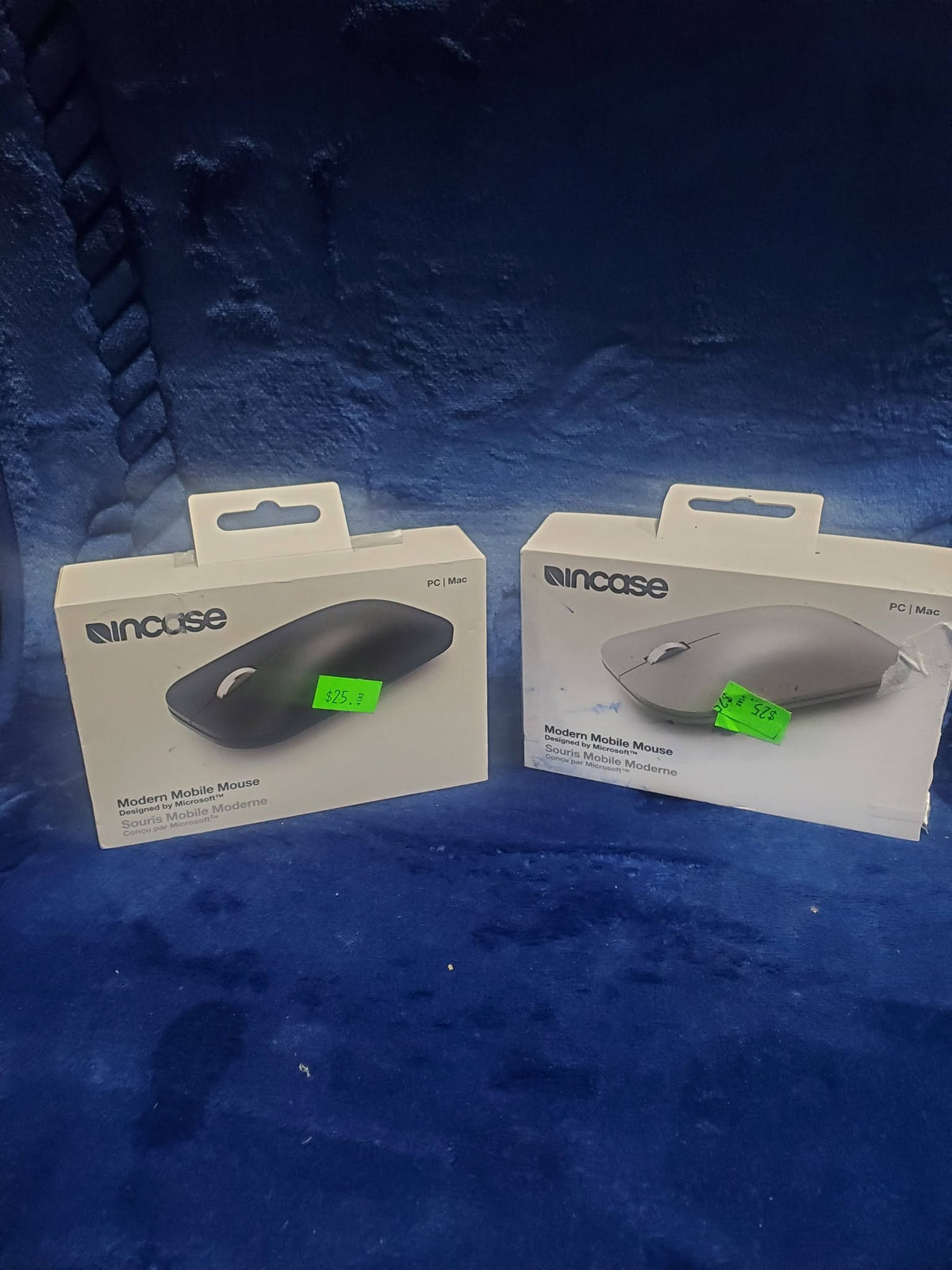 Incase Designed by Microsoft Modern Mobile Bluetooth BlueTrack Mouse- Black / Platinum