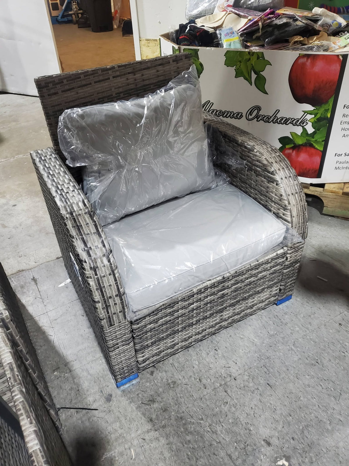 Angle Adjustable Recline Single Chair, w/ Soft Washable Cushions