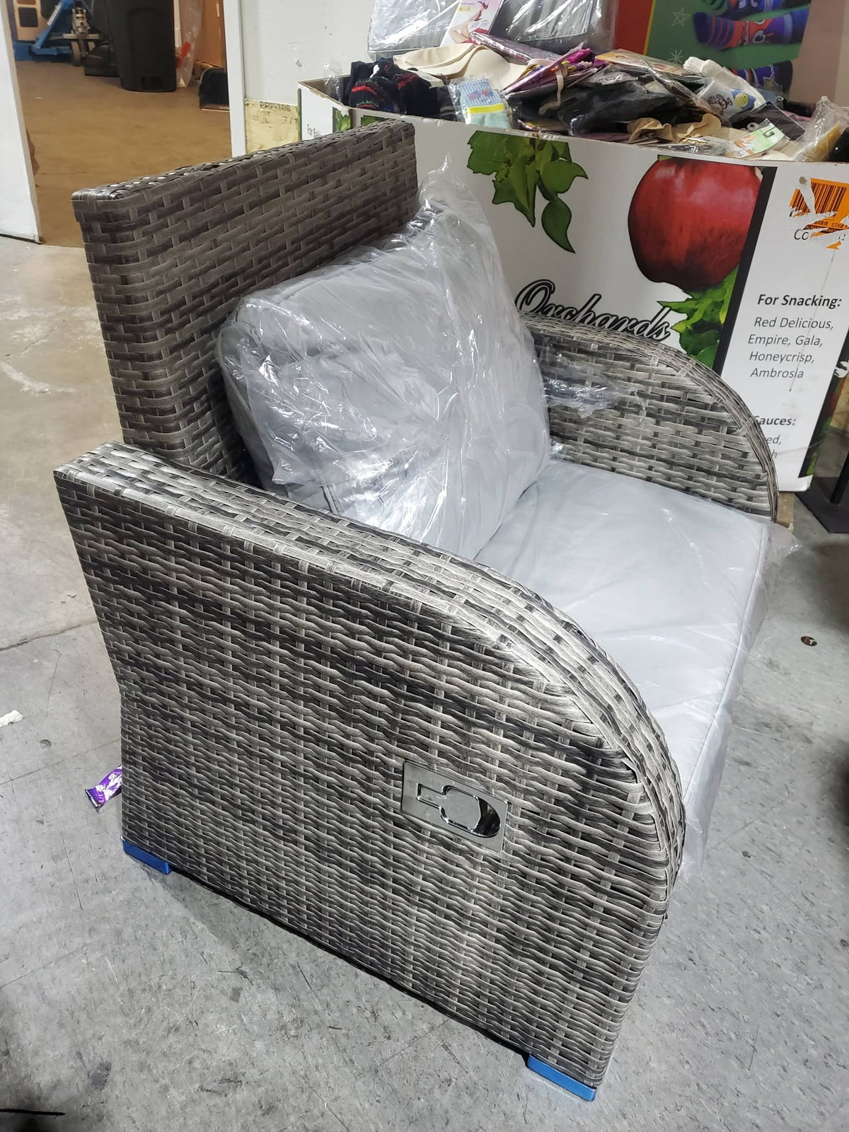 Angle Adjustable Recline Single Chair, w/ Soft Washable Cushions