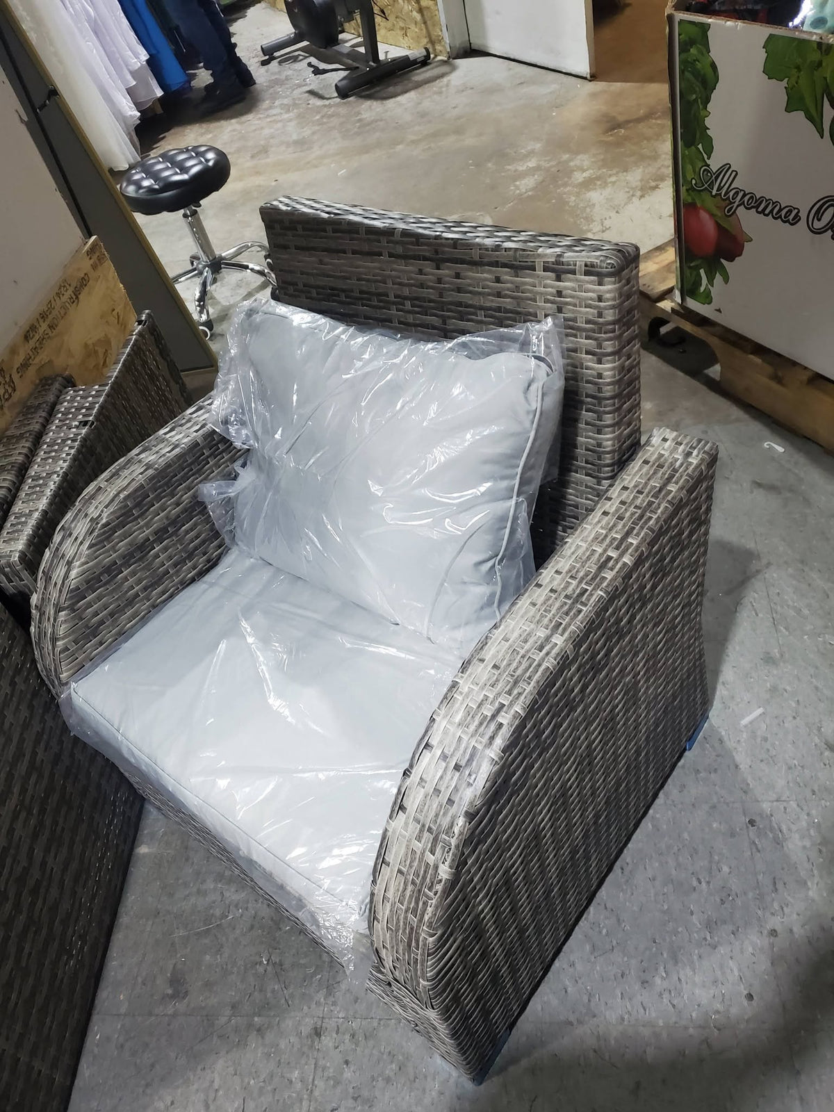 Angle Adjustable Recline Single Chair, w/ Soft Washable Cushions