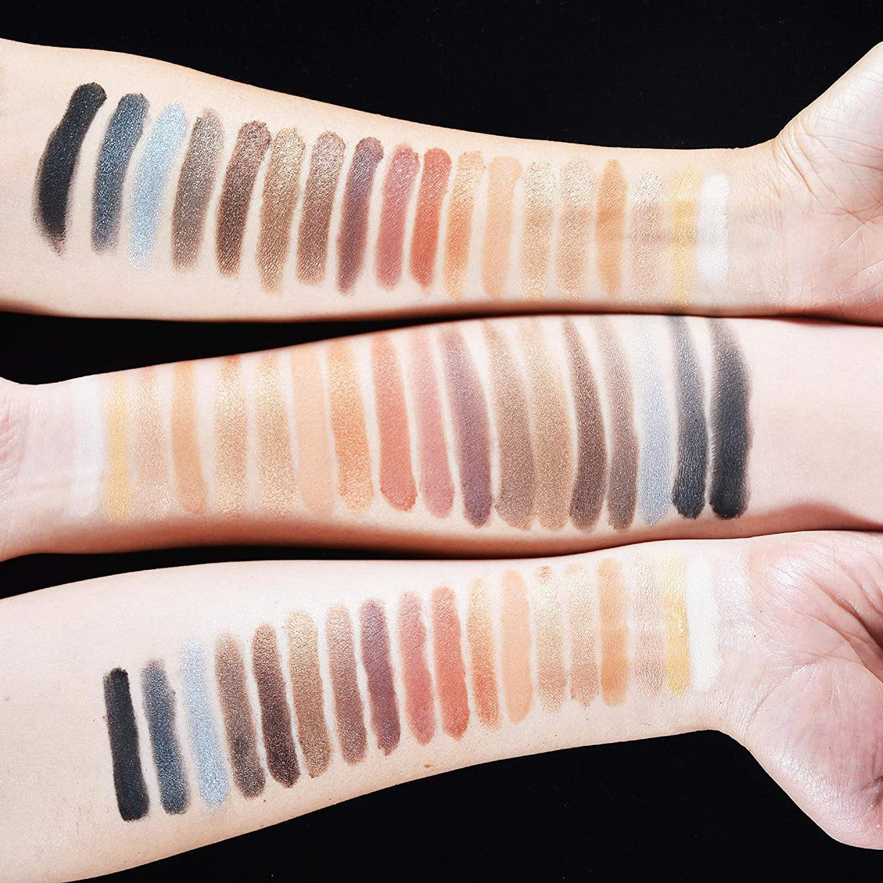 OBLHER B – 18‑Color Professional Eyeshadow Palette (19.8g)